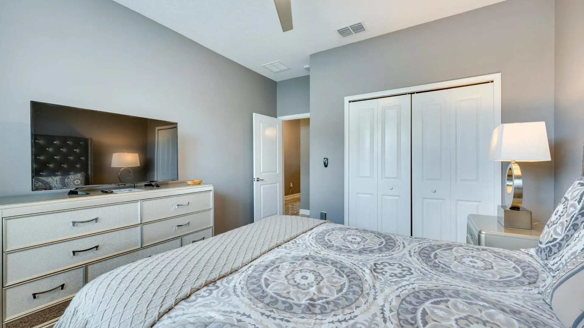 Chic Villa Near Disney With Resort Amenities! Davenport